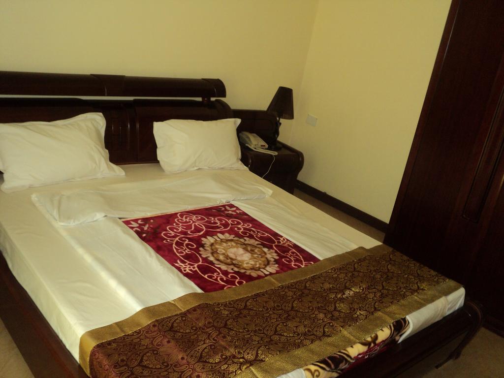 Biraj International Hotel Kampala Exterior photo