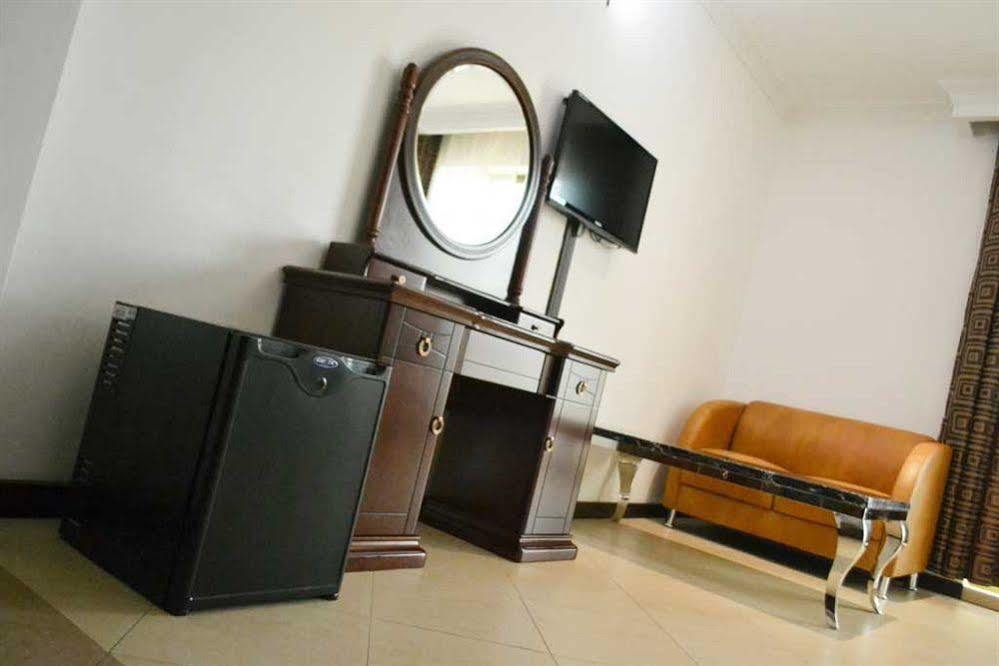 Biraj International Hotel Kampala Exterior photo